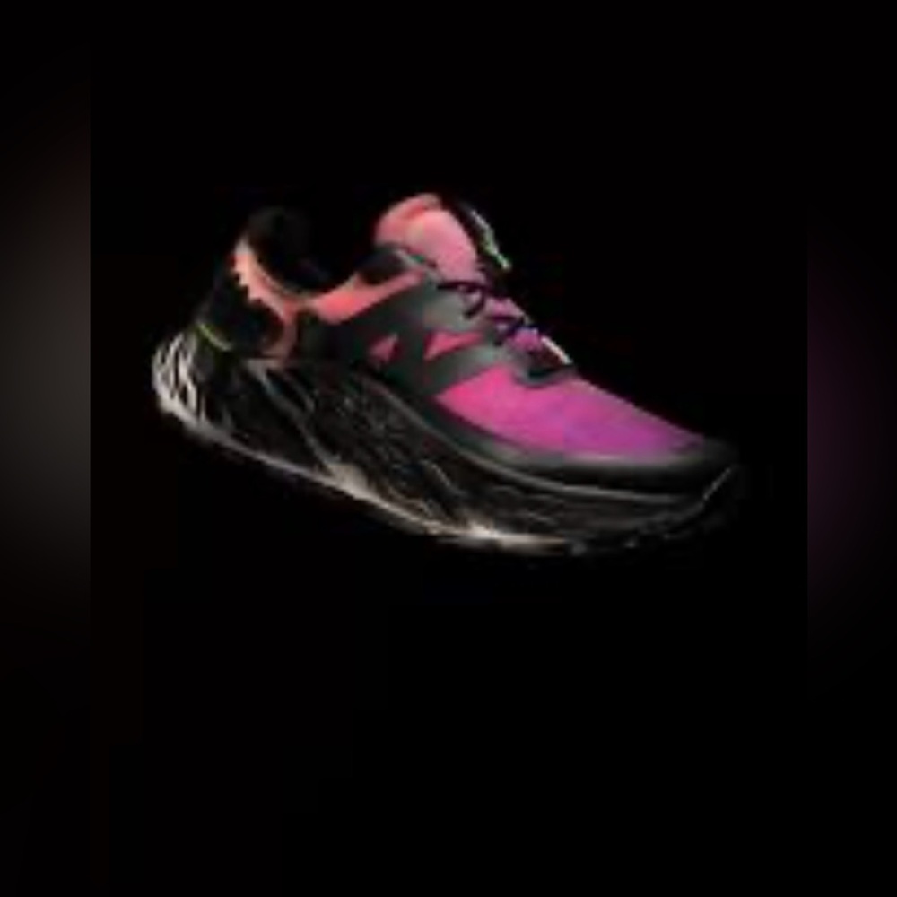 New Balance fresh foam more trail Unisex M8 W 9.5 gently used great condition